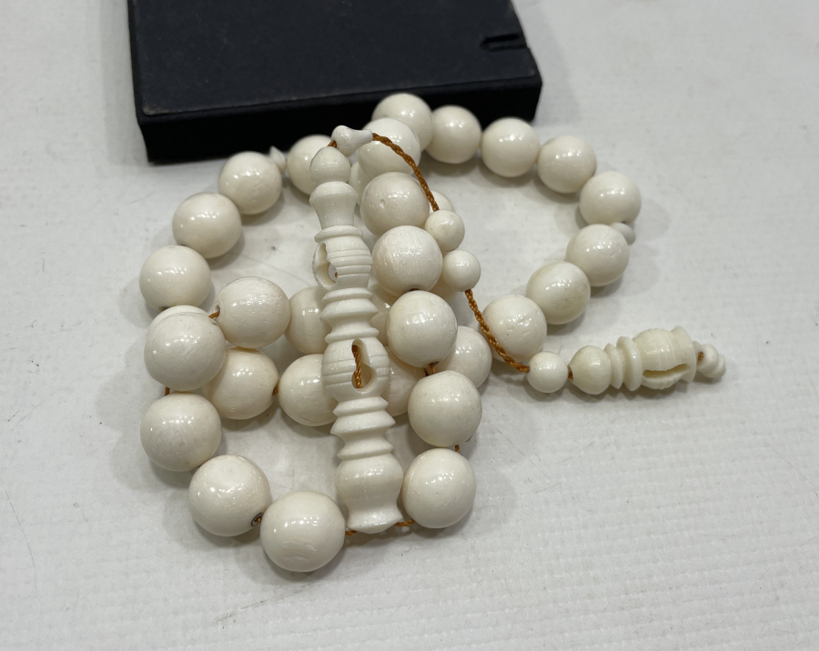 DEV BOYDA KEMİK TESPİH