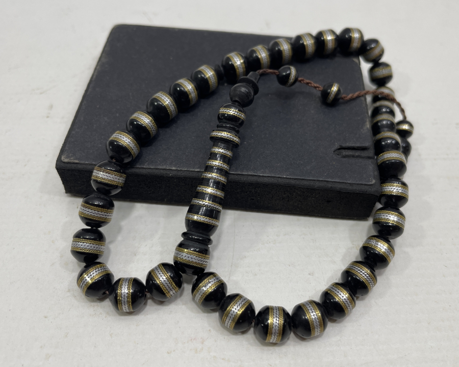 KUKA ÜZERİ GÜMÜŞ VE PİRİNÇ SARMA İŞÇİLİKLİ TESPİH