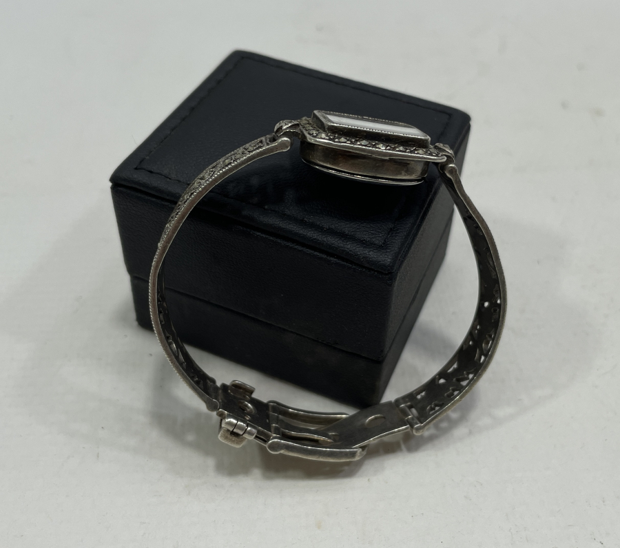 MARGAZİT TAŞLI GÜMÜŞ KOL SAATİ