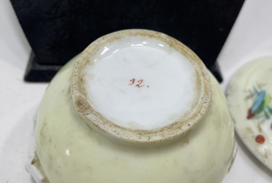 OSMANLI DÖNEMİ EL BOYAMA SINIRLI ÜRETİM KAPAKLI PORSELEN ŞEKERLİK