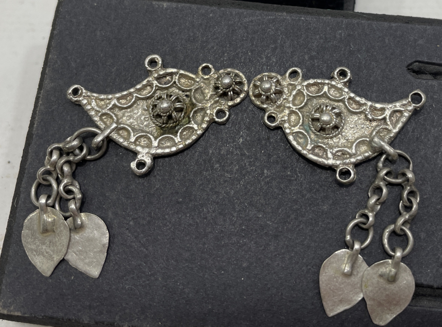 OSMANLI DÖNEMİ GÜMÜŞ ÜZERİ GÜVERSE İŞÇİLİKLİ GÜMÜŞ CEPKEN DÜĞMELERİ