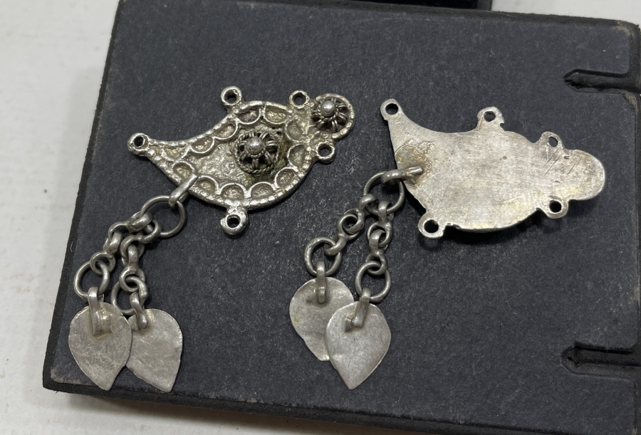 OSMANLI DÖNEMİ GÜMÜŞ ÜZERİ GÜVERSE İŞÇİLİKLİ GÜMÜŞ CEPKEN DÜĞMELERİ