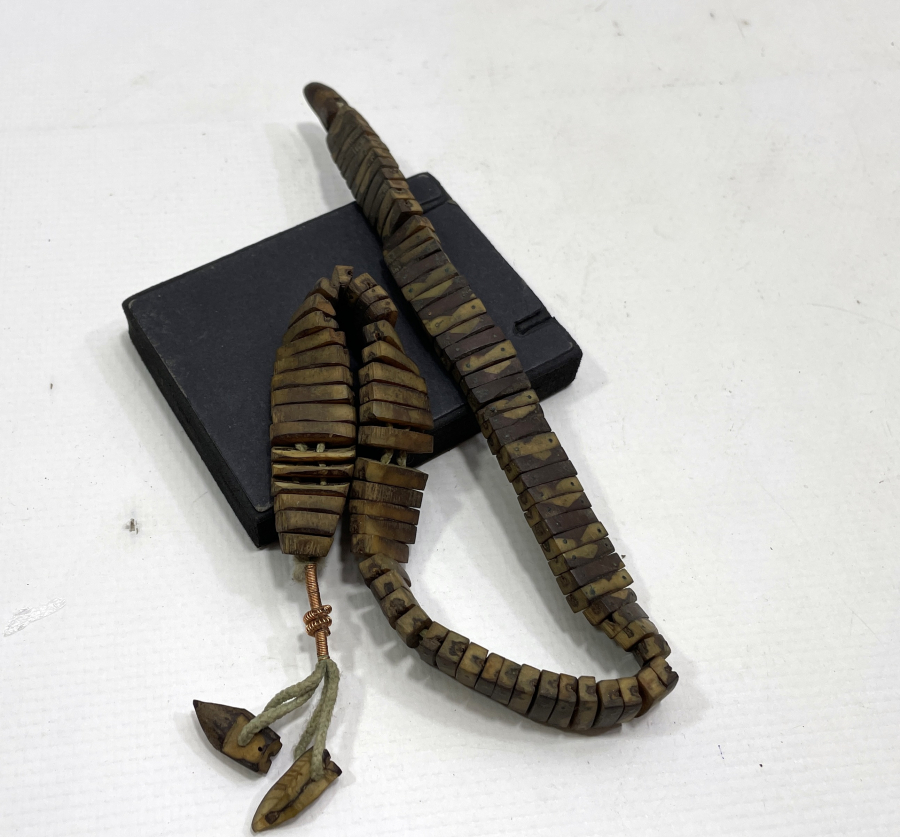 OSMANLI DÖNEMİ HURMA ÇEKİRDEĞİNDEN MAMUL YILAN FORMUNDA NADİR TEKKE İŞİ TESPİH