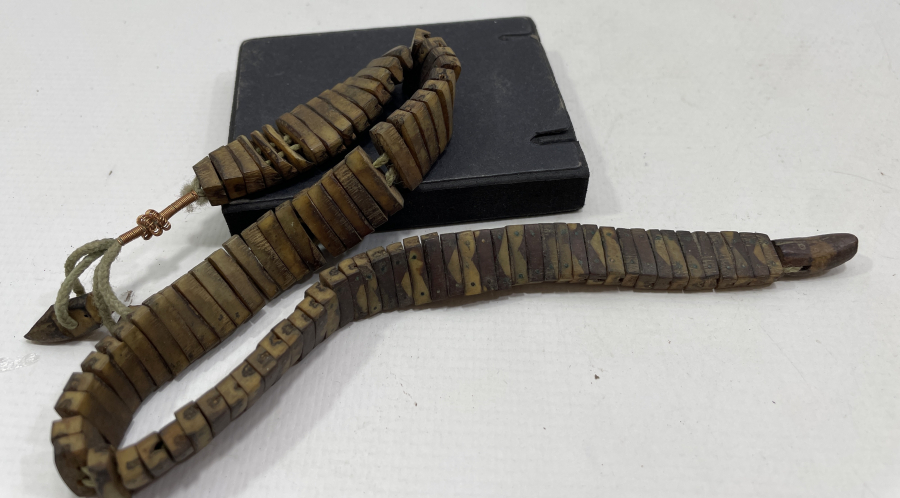 OSMANLI DÖNEMİ HURMA ÇEKİRDEĞİNDEN MAMUL YILAN FORMUNDA NADİR TEKKE İŞİ TESPİH