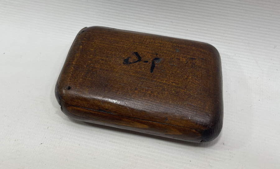 ÜZERİ OSMANLICA YAZILI OSMANLI DÖNEMİ AHŞAP SİGARA TABAKASI