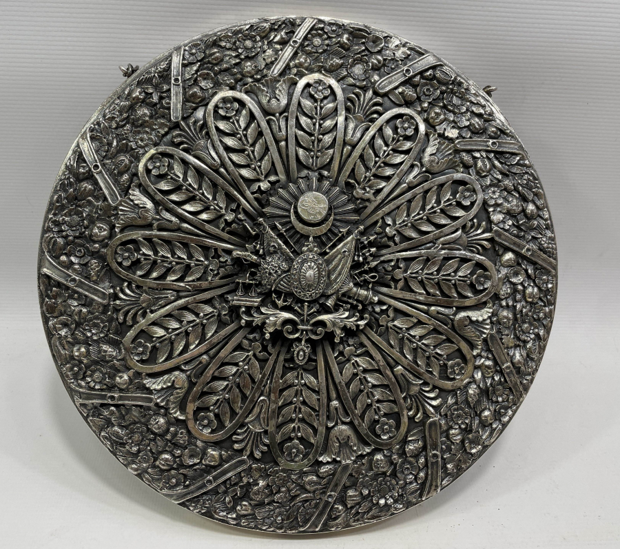 ÜZERİNDE OSMANLI DEVLET ARMASI BULUNAN BÜYÜK BOY DUVAR AYNASI