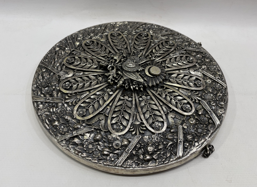 ÜZERİNDE OSMANLI DEVLET ARMASI BULUNAN BÜYÜK BOY DUVAR AYNASI