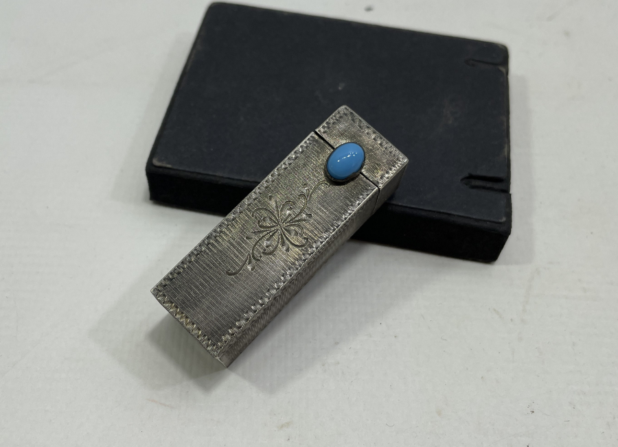 AZNAVUR İŞÇİLİKLİ NADİR FRANSIZ GÜMÜŞ RUJ