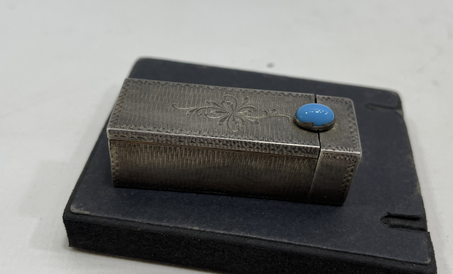 AZNAVUR İŞÇİLİKLİ NADİR FRANSIZ GÜMÜŞ RUJ