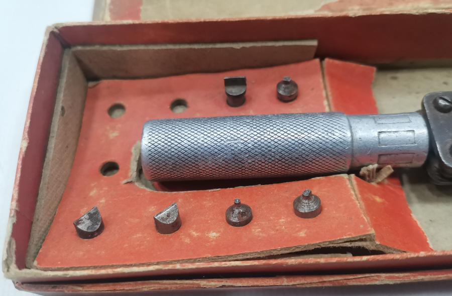 ORJİNAL KUTUSUNDA SAATÇİ ALETİ