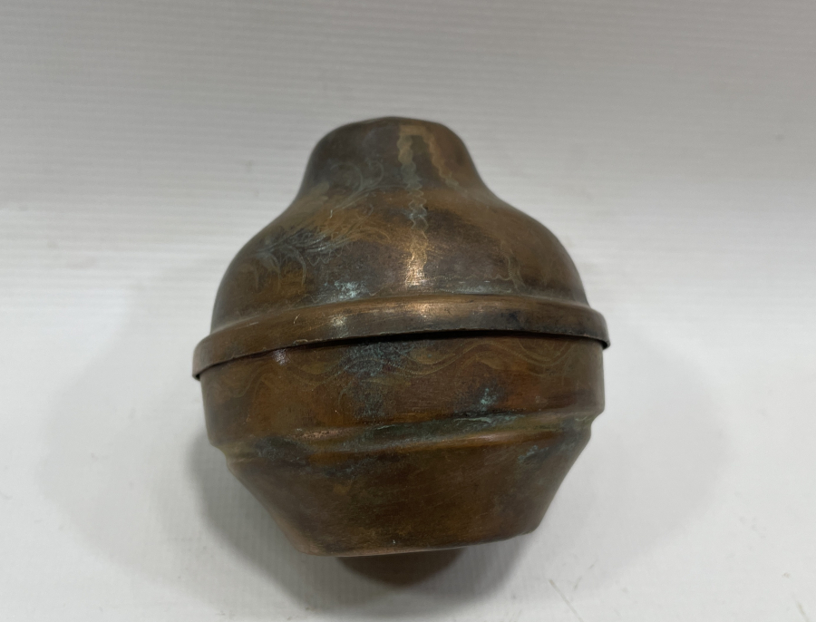 ÜZERİ KALEM İŞÇİLİKLİ OSMANLI DÖNEMİ KAPAKLI BERBER PAMUKLUĞU