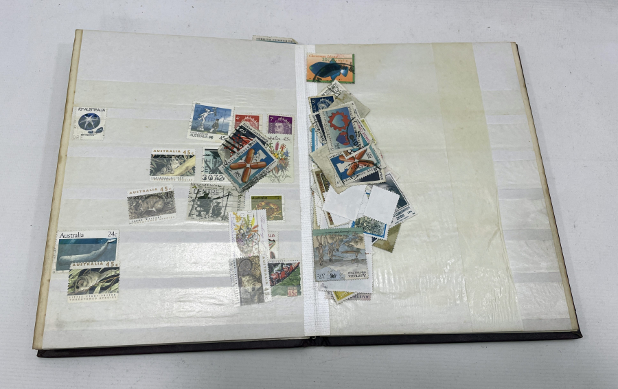 İÇİNDE ONLARCA PUL BULUNAN ANTİKA PUL DEFTERİ