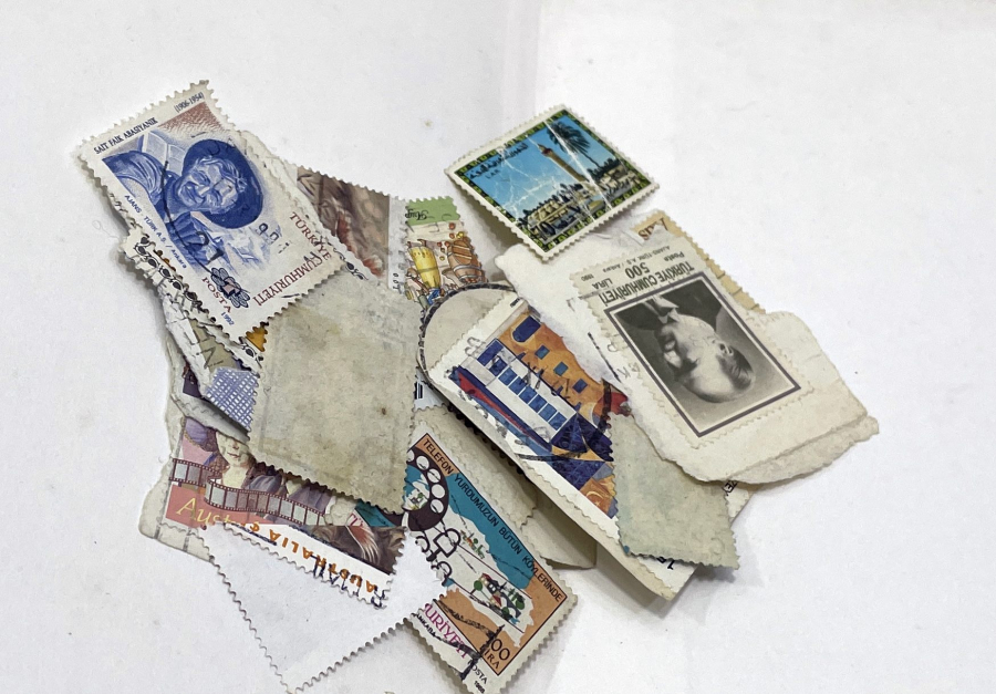 İÇİNDE ONLARCA PUL BULUNAN ANTİKA PUL DEFTERİ