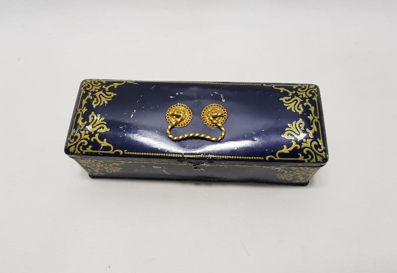 CONSTANTINOPLE: OSMANLI DÖNEMİ TENEKE ŞEKERLEME KUTUSU