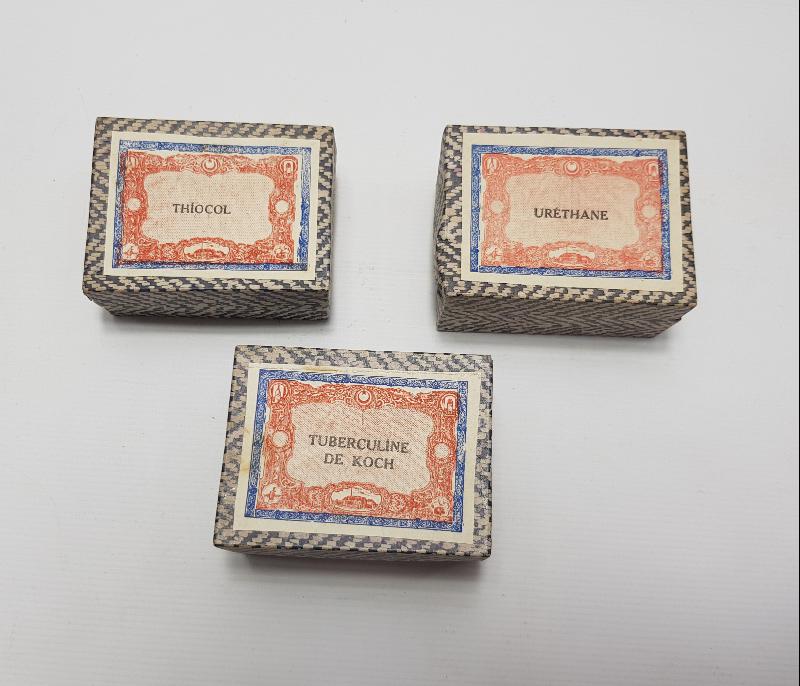 CUMHURİYET İLK DÖNEM ÜÇ ADET İLAÇ KUTUSU