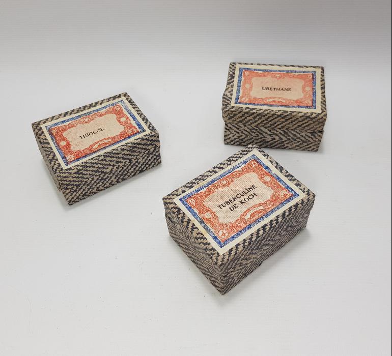 CUMHURİYET İLK DÖNEM ÜÇ ADET İLAÇ KUTUSU