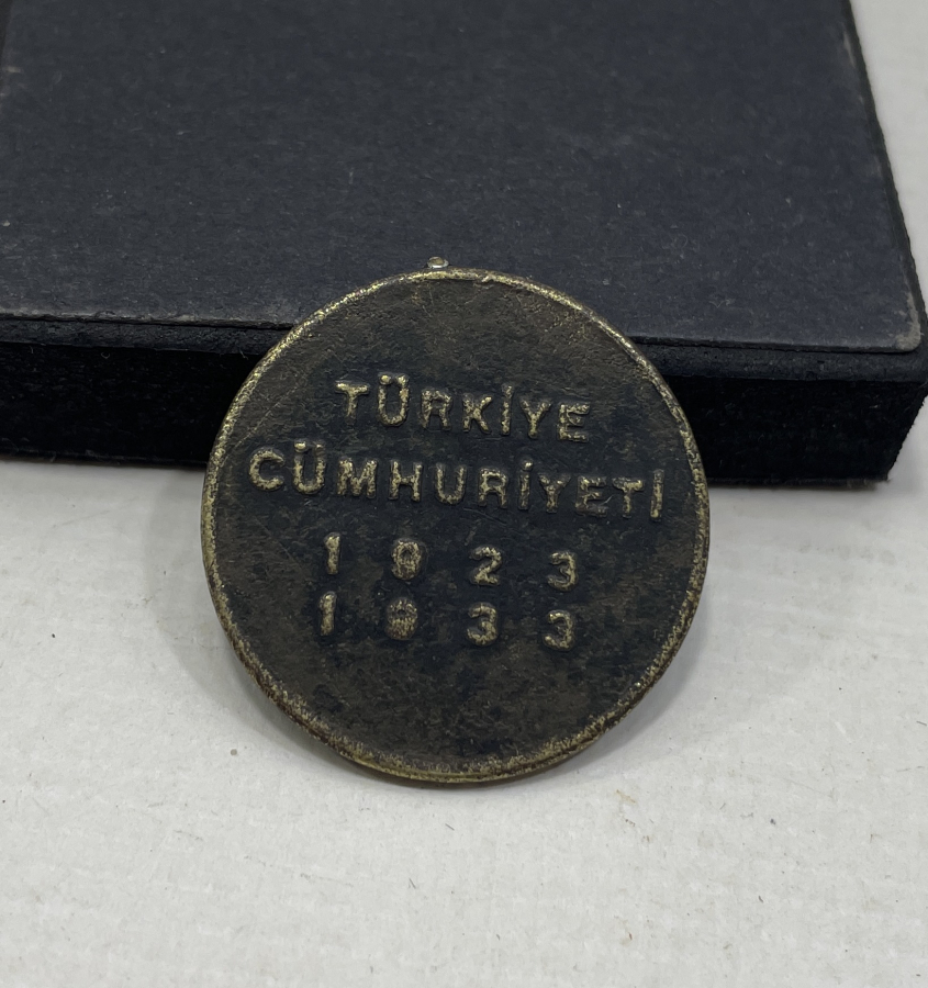 CUMHURİYETİMİZİN 10. YILINA ÖZEL YAPILMIŞ MADALYON