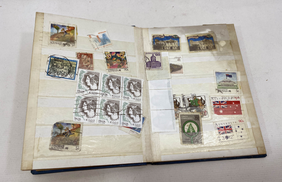 İÇİNDE YABANCI PULLAR BULUNAN ANTİKA PUL KOLEKSİYONU