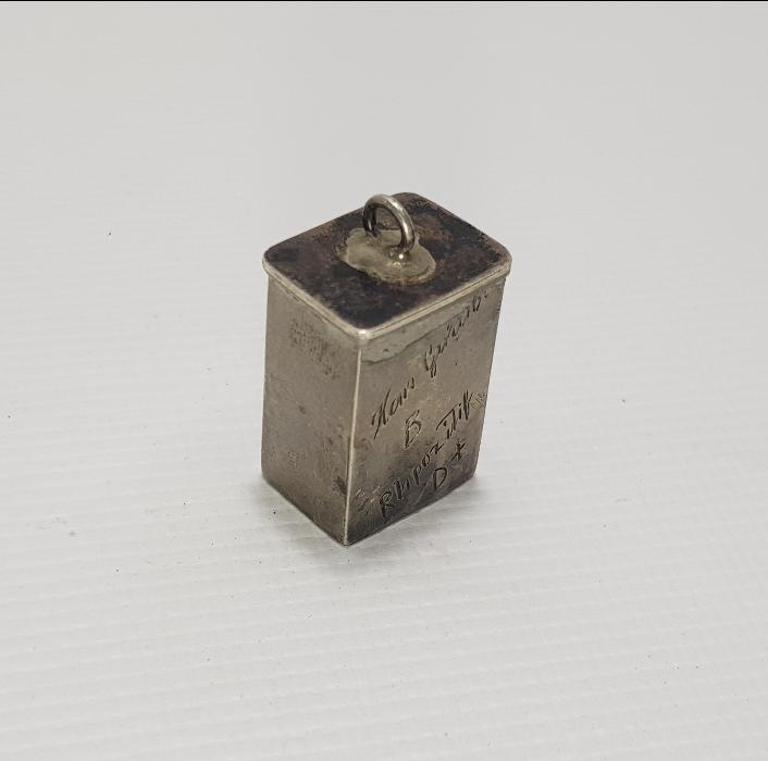 KAN GRUBU YAZILI ANTİKA GÜMÜŞ KÜNYE KUTU