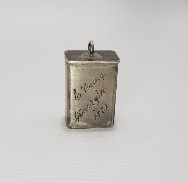 KAN GRUBU YAZILI ANTİKA GÜMÜŞ KÜNYE KUTU