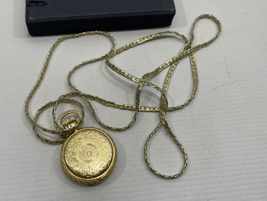 ORJİNAL ZİNCİRİ İLE ALTIN KAPLAMA ANTİKA KURMALI KOLYE SAAT