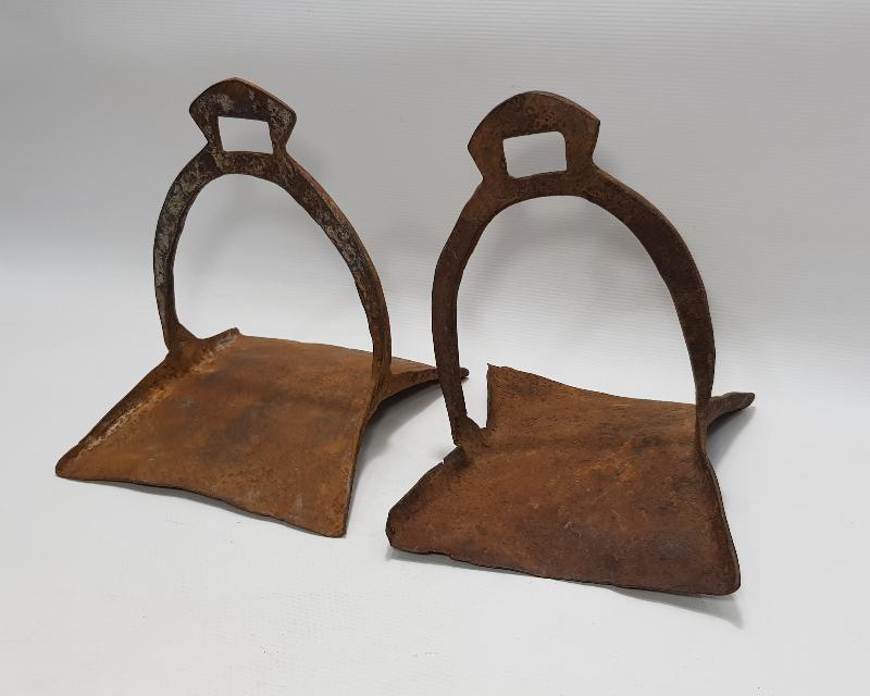 OSMANLI DÖNEMİ BİR ÇİFT AĞA İŞİ ÜZENGİ