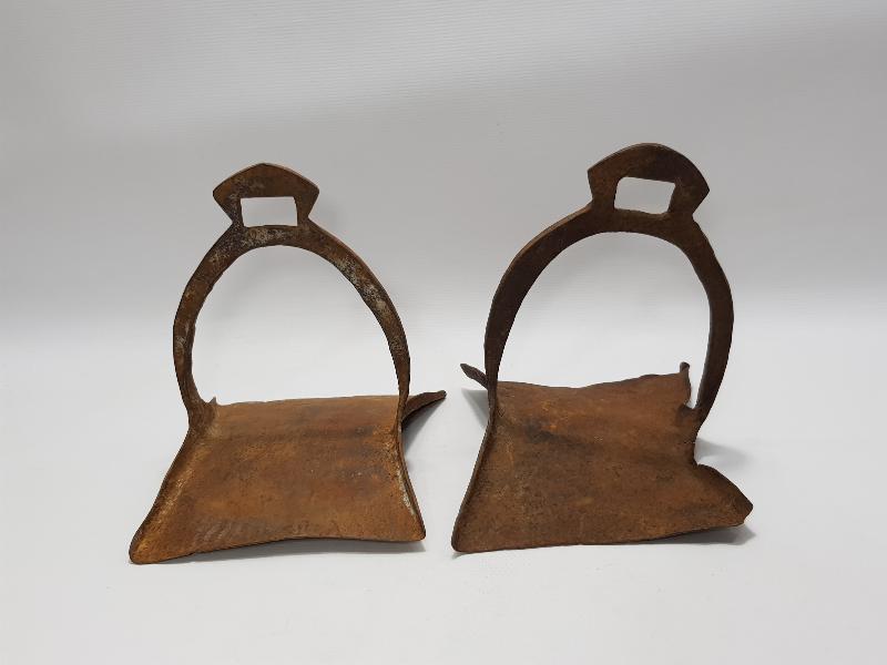 OSMANLI DÖNEMİ BİR ÇİFT AĞA İŞİ ÜZENGİ