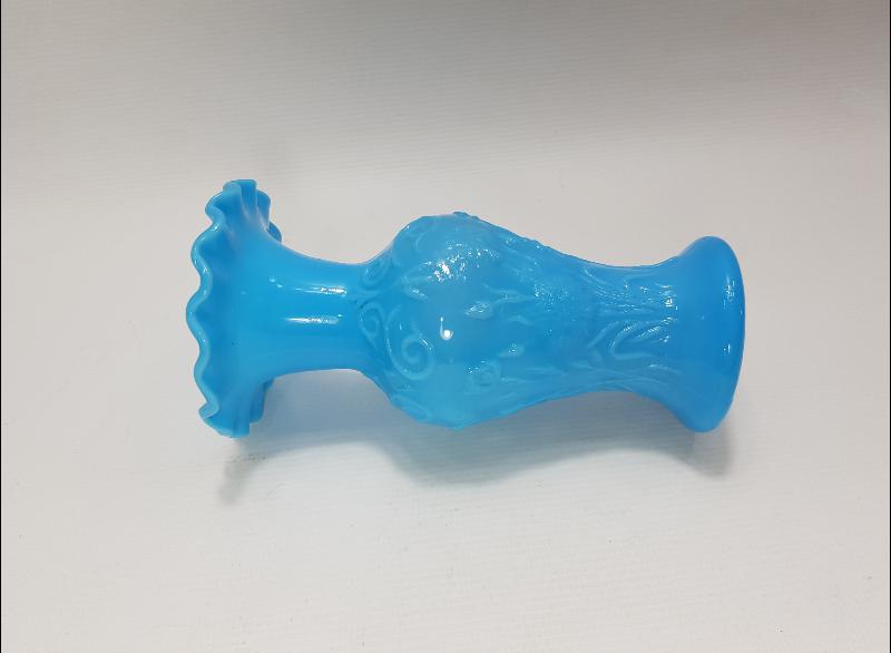 OSMANLI DÖNEMİ MAVİ RENKLİ KOPARMA OPAL VAZO