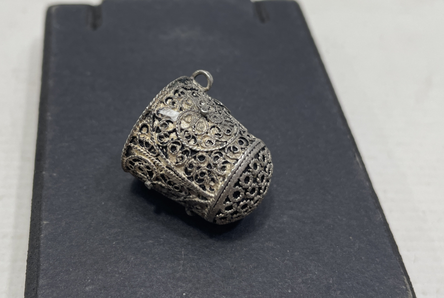 OSMANLI DÖNEMİ TELKARİ İŞÇİLİKLİ GÜMÜŞ TERZİ YÜKSÜĞÜ