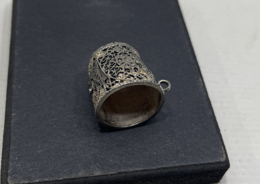 OSMANLI DÖNEMİ TELKARİ İŞÇİLİKLİ GÜMÜŞ TERZİ YÜKSÜĞÜ