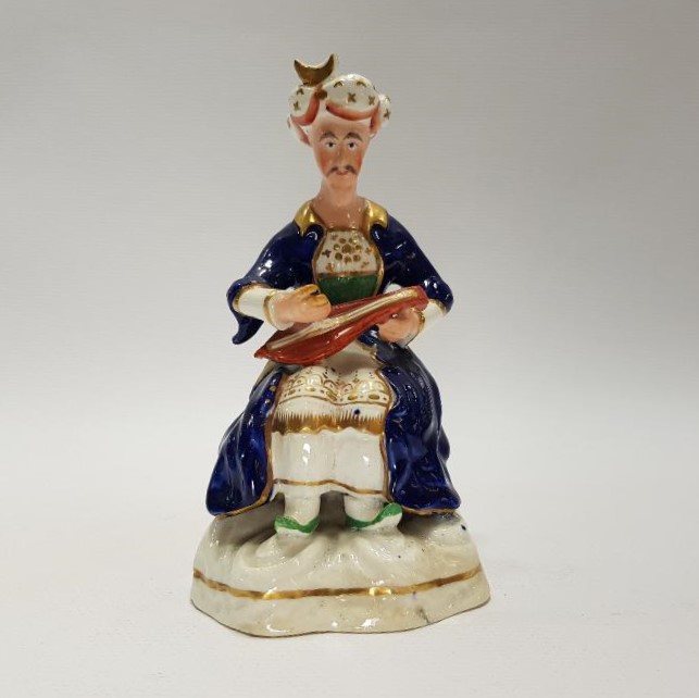 OSMANLI DÖNEMİ UD ÇALAN MÜZİSYEN TEMALI PORSELEN BİBLO