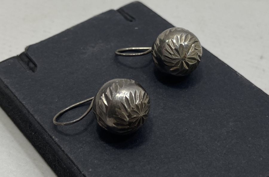 ÖZEL YAPIM GÜMÜŞ TOP KÜPE