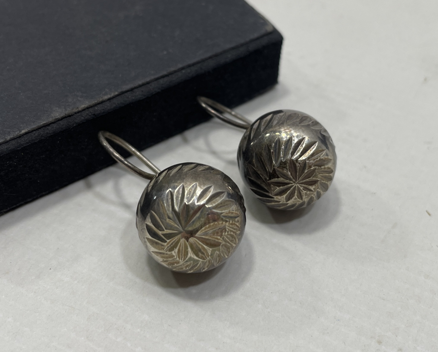 ÖZEL YAPIM GÜMÜŞ TOP KÜPE