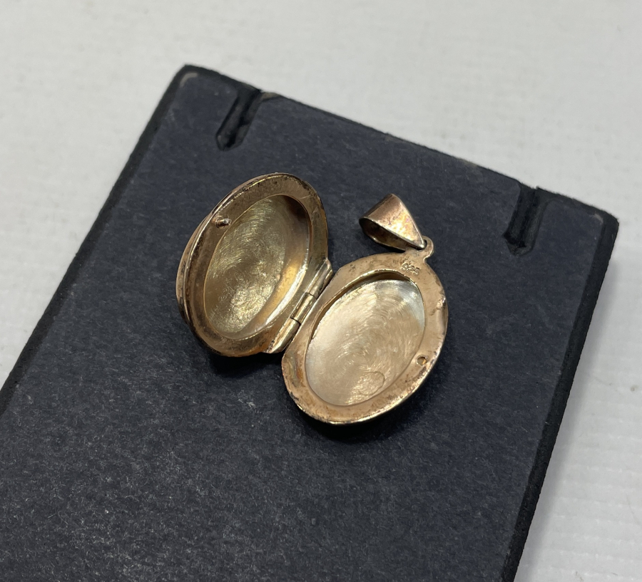 ÜZERİ SEDEF TAŞLI ALTIN KAPLAMA GİZLİ HAZNELİ KOLYE UCU