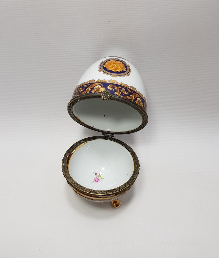 YUMURTA FORMLU PORSELEN MÜCEVHER KUTUSU