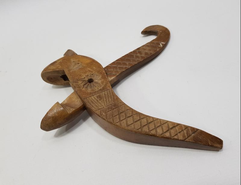 ANTİKA AHŞAP FINDIK KIRACAĞI 