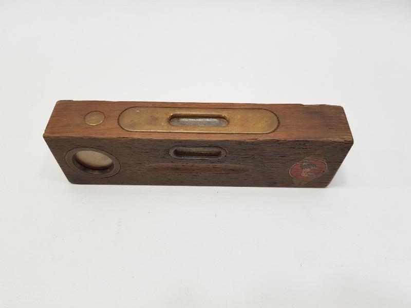 KUTUSUNDA ANTİKA SU TERAZİSİ