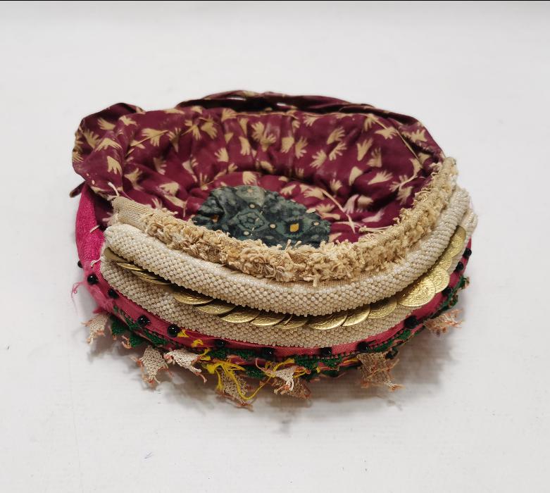 OSMANLI DÖNEMİ OPAL BONCUK VE PENEZLERLE SÜSLÜ GELİN BAŞLIĞI