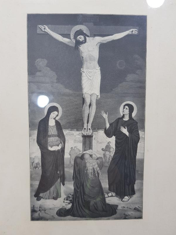 1912 TARİHLİ ÇARMIHA GERİLMİŞ HAZRETİ İSA TEMALI DUVAR PANOSU