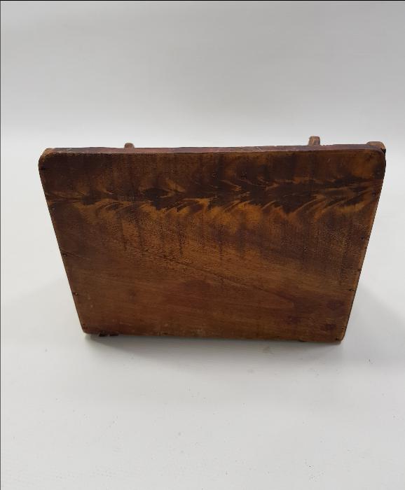 1935 TARİHLİ KÖK BOYALI AHŞAP DUVAR RAFI