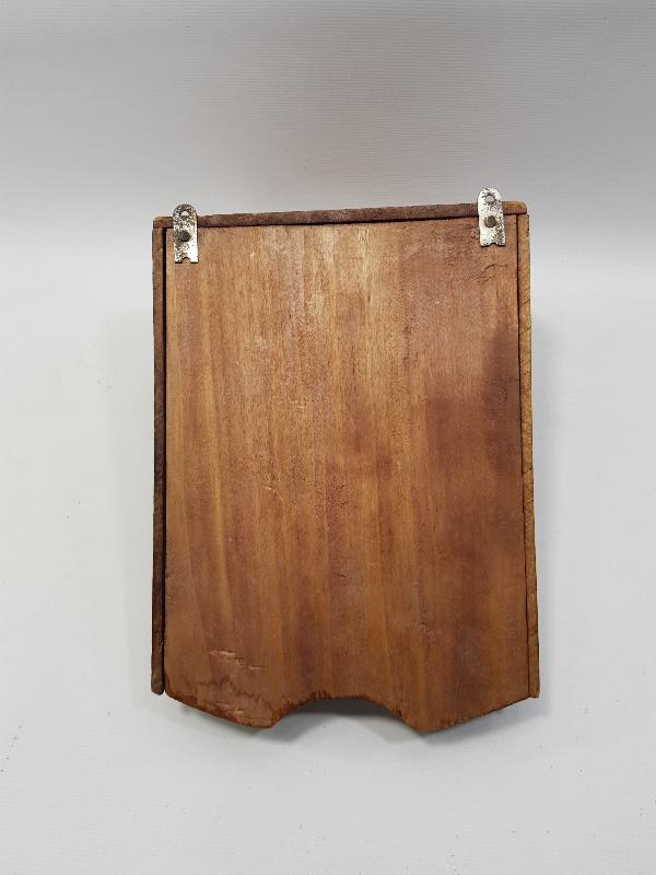 1935 TARİHLİ KÖK BOYALI AHŞAP DUVAR RAFI