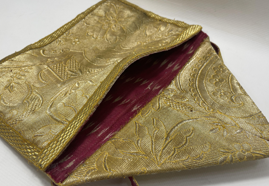 OSMANLI DÖNEMİ GÜMÜŞ SIRMA İŞÇİLİKLİ KUR'AN -I KERİM KABI