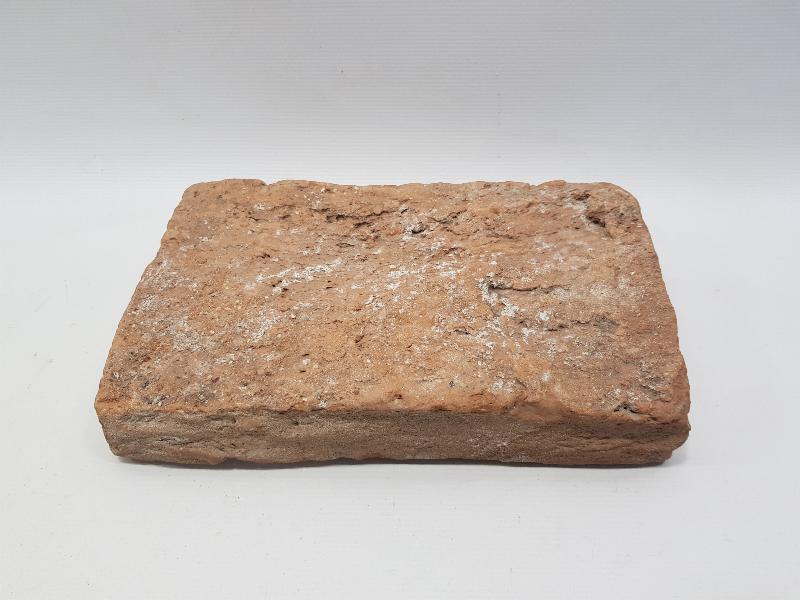 OSMANLI DÖNEMİ KILIÇ GÖRSELLİ TUĞLA