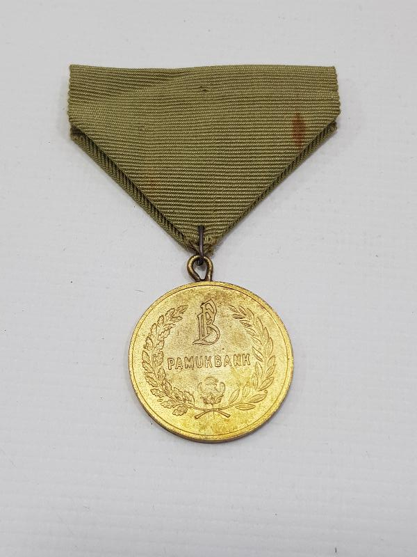 ATATÜRK RESİMLİ 1881-1938 VATAN SANA MİNNETTARDIR YAZILI NADİR PAMUKBANK MADALYON