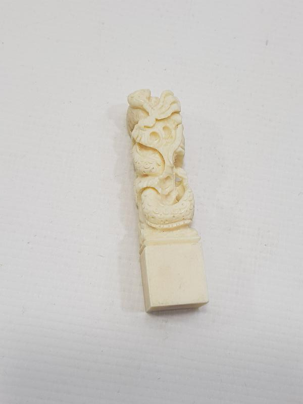 FİL DİŞİ EJDERHA FİGÜRLÜ MASA ÜSTÜ BİBLOSU