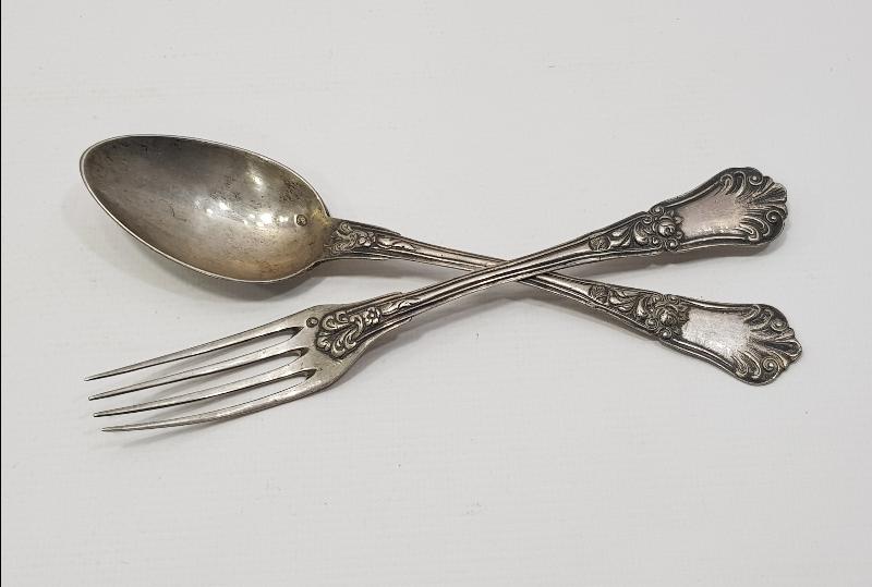 OSMANLI DÖNEMİ TUĞRALI, SAH DAMGALI VE ÇEŞNİLİ GÜMÜŞ ÇATAL KAŞIK TAKIMI