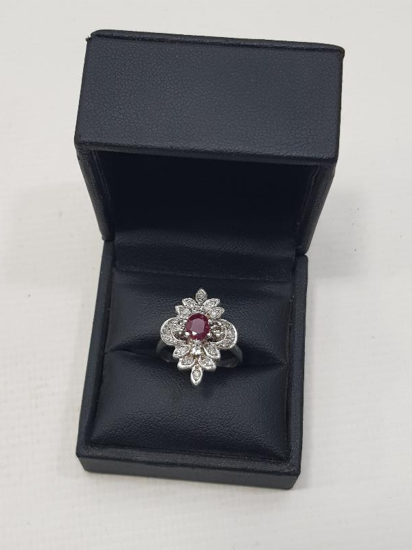 YAKUT TAŞLI PIRLANTA YÜZÜK