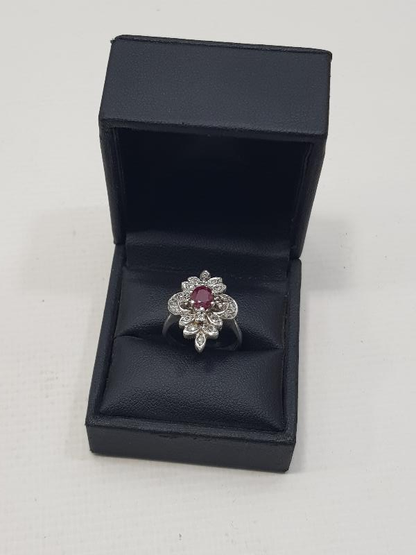 YAKUT TAŞLI PIRLANTA YÜZÜK