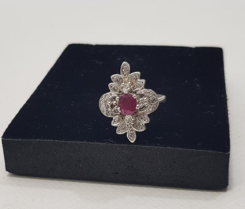 YAKUT TAŞLI PIRLANTA YÜZÜK