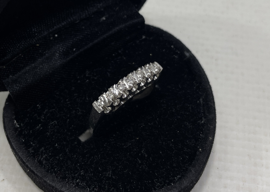 7 TAŞ ÖZEL YAPIM PIRLANTA YÜZÜK